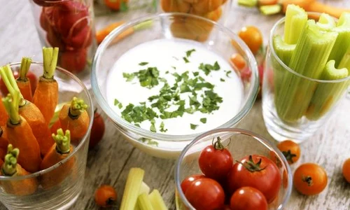 raw vegetables with yogurt sauce 602520 jpeg