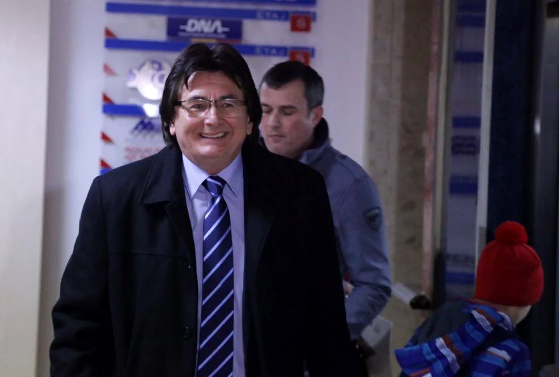 Primarul Nicolae Robu la ieşirea de la DNA FOTO pressalert.ro/ Adrian Pâclişan
