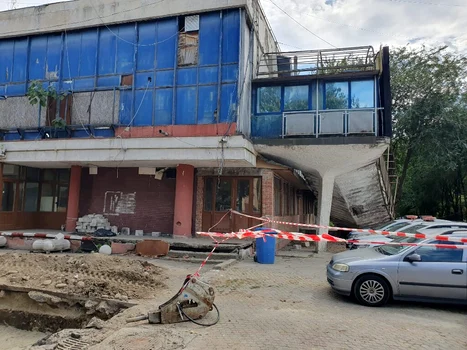 Discoteca Maxx a fost ani de zile emblema campusului . Acum e în paragină