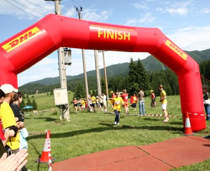 700 de persoane vor lua startul la maraton.