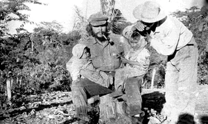  Che Guevara în Bolivia, cu puțin timp înainte de a fi capturat (© Museo Che Guevara (Centro de Estudios Che Guevara en La Habana, Cuba) / Wikimedia Commons)