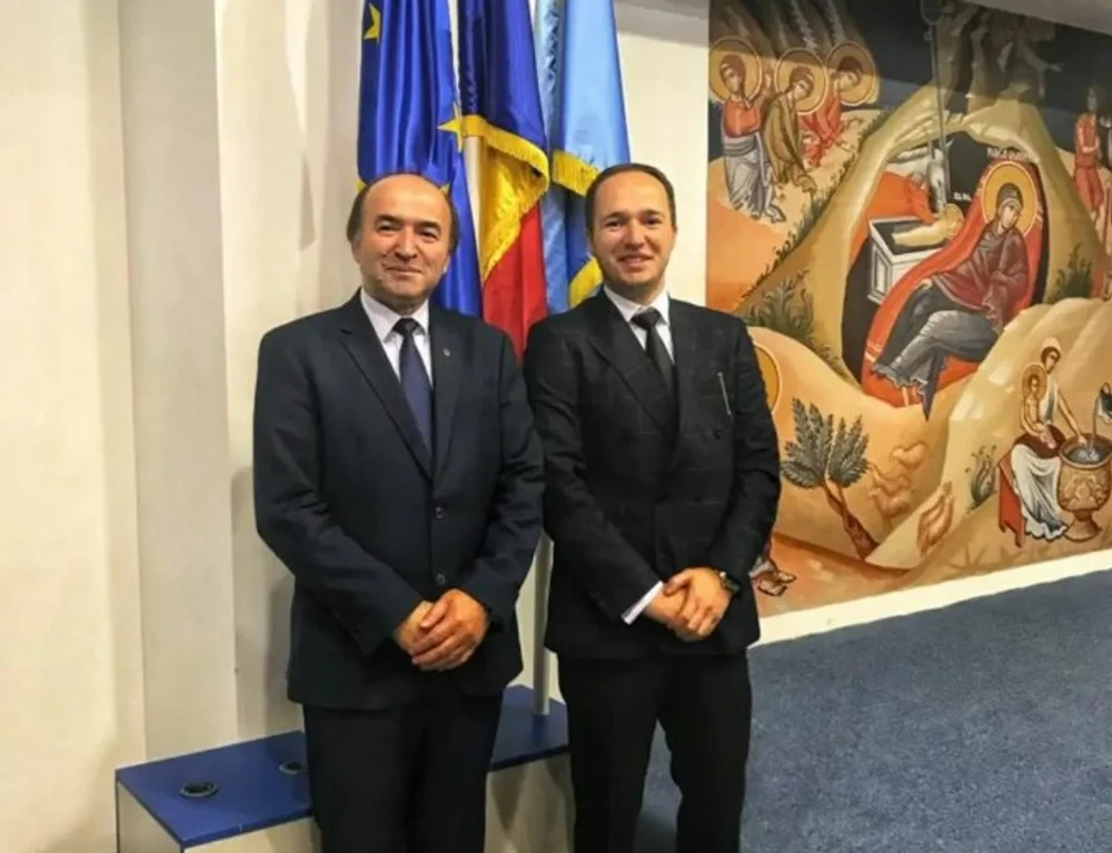 Fiul lui Tudorel Toader, acuzat de hărțuire sexuală de două studente. Reacția fostului ministru: „Vom lăsa justiţia să decidă”