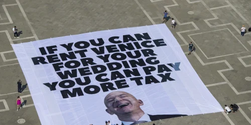 protest nunta jeff bezos  foto APnews webp