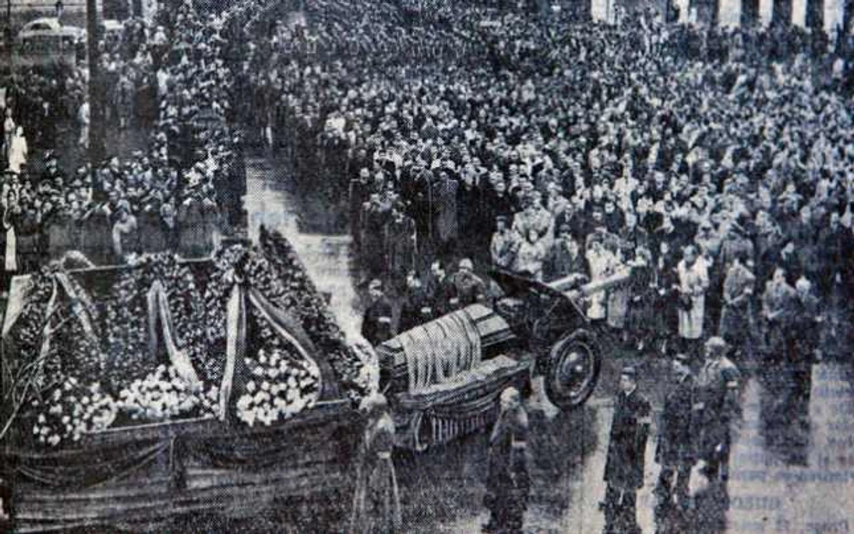 Imagine de la înmormântarea lui Grigore Preoteasa, mort în accidentul din 4 noiembrie 1957/Sursa foto Arhivele Naţionale