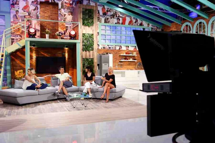 Sore, Răzvan Fodor, Nadine şi Vica Blochina sunt gazdele emisiunii "Vorbeşte lumea" de la Pro TVFoto: Click!