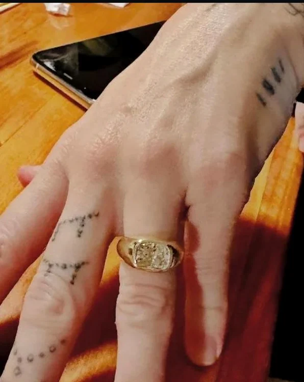 Inelul de logodnă al lui Miley Cyrus