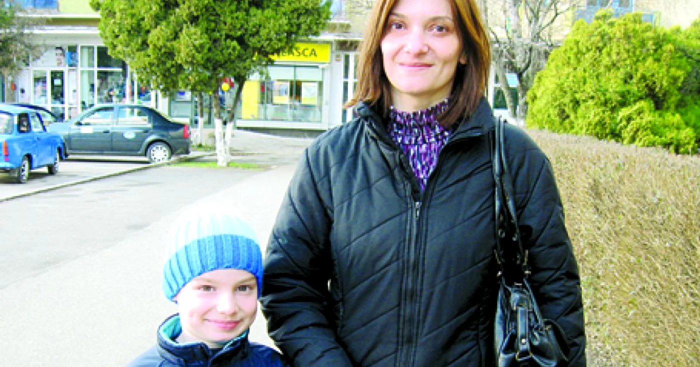 Pentru a fi sigură că băieţelul ei va învăţa la şcoala dorită, Ramona Ţop şi-a înscris copilul  în luna februarie