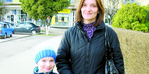 Pentru a fi sigură că băieţelul ei va învăţa la şcoala dorită, Ramona Ţop şi-a înscris copilul  în luna februarie