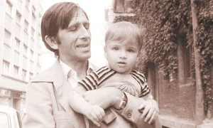 Virgil, alături de fiul lui,  pe când acesta era  doar o mogâldeaţă jpeg