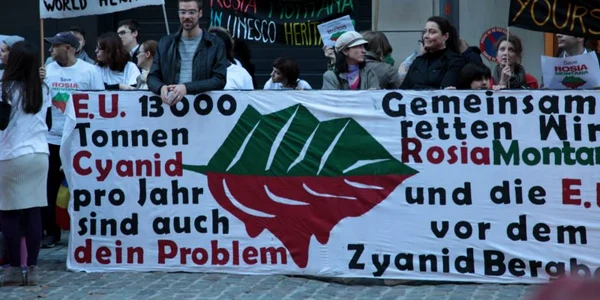 Proteste ale românilor şi belgienilor pe tema Roşia Montana
