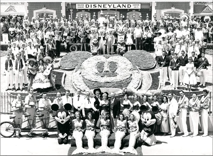VIDEO 17 iulie: 70 de ani de la inaugurarea parcului de distracţii Disneyland - „Cel mai fericit loc de pe Pământ"