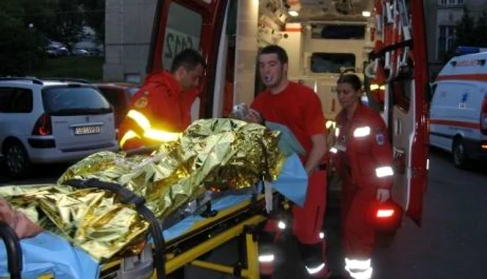 Bărbatul a ajuns în stare gravă la Spitalul Județean din Sibiu (foto ADEVARUL)
