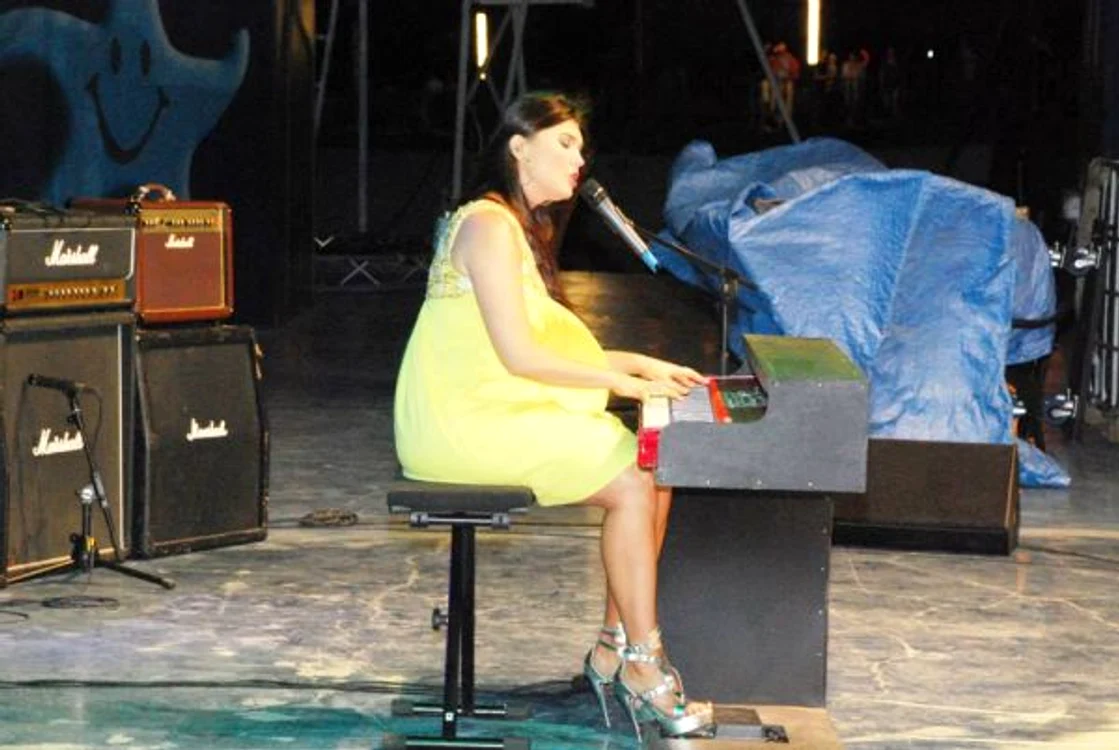 Paula Seling