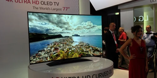 lg televizor ecran curbat 4k foto pcmag.com