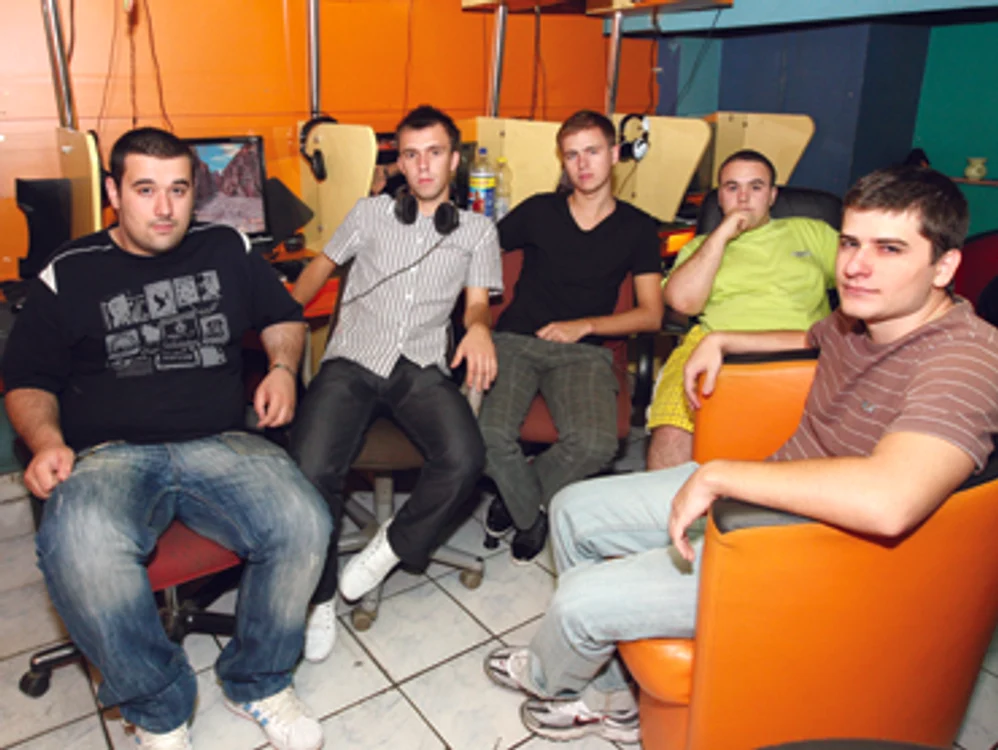Iaşi: Cel mai respectat „clan“ de Counter Strike din Iaşi (VIDEO)