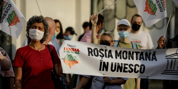 protest in fata palatului cotroceni legat de roşia montană. Inquam Photos / George Calin