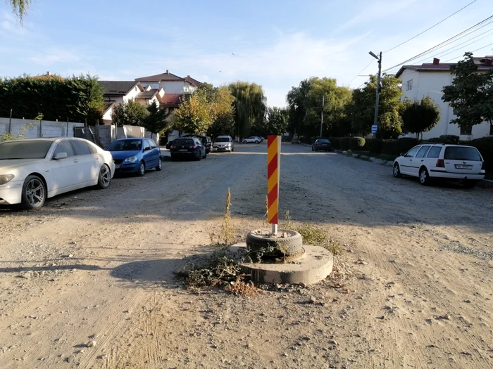 Strada Cpt. Creţu Florin, abandonată de constructor  FOTO: Ştefan Borcea