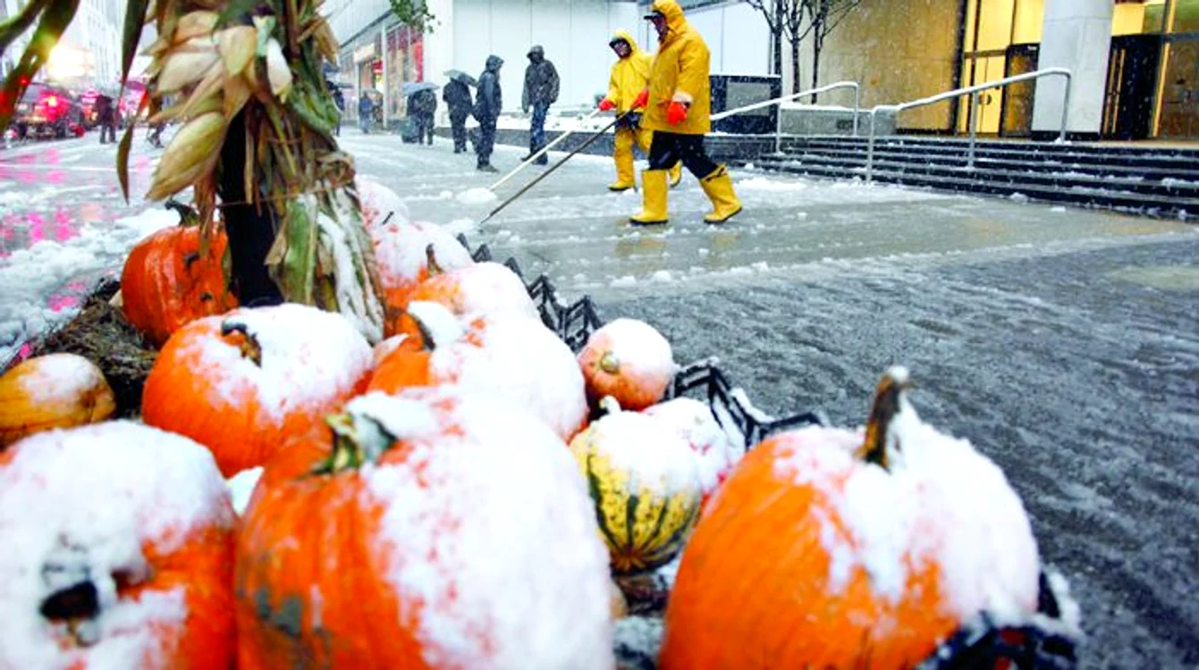 Zăpada a mai căzut  înainte de Halloween  la New York doar  de trei ori după  1869, dar niciodată  nu s-a depus