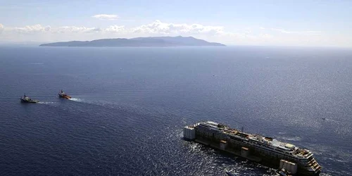 Costa Concordia epava nava FOTO Reuters