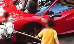 ferari vandalizat jpg