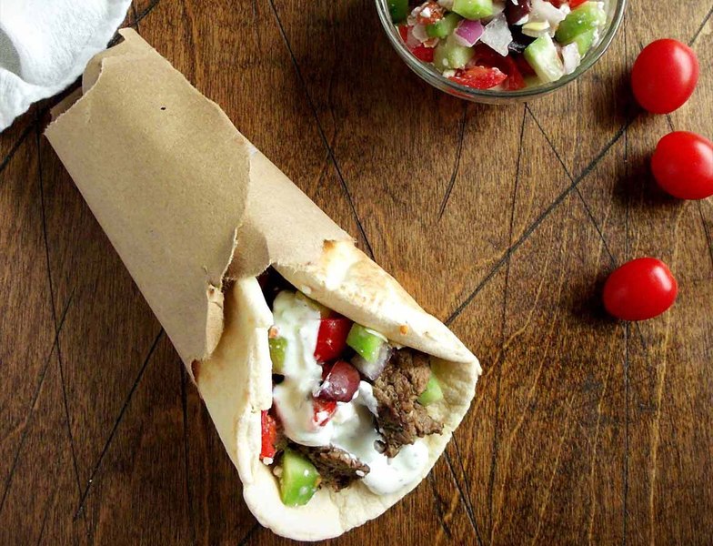 România, pe primul loc în lume la consumul de gyros. Românul care a bătut recordul la comenzi