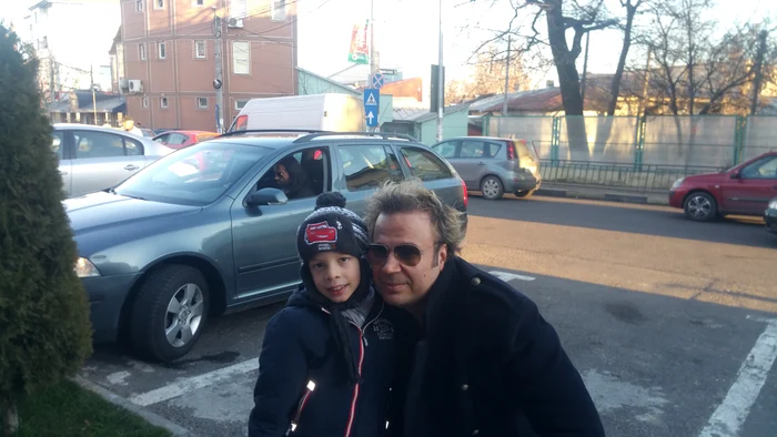 Dan Helciug, alături de admiratorul său, puștiul Alexandru