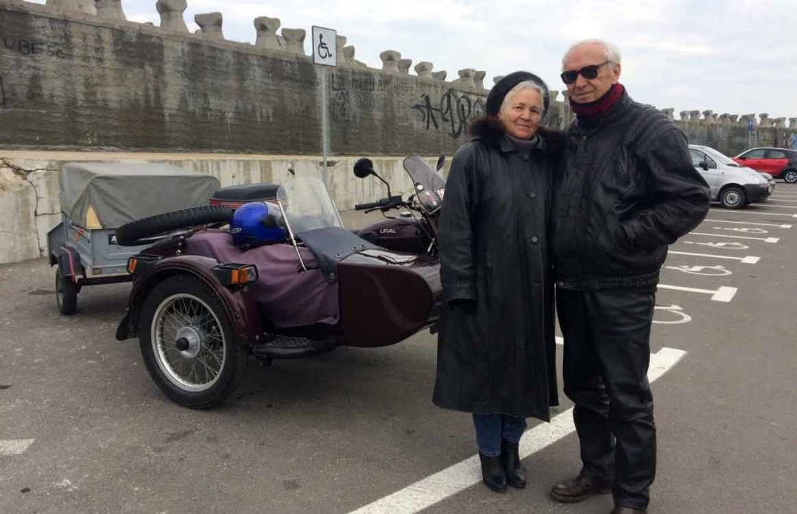 Mircea, Margareta şi motocicleta Ural 750 FOTO Sînziana Ionescu