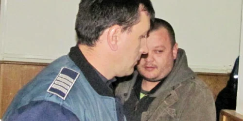 Cristian Vlad (dreapta) e considerat pericol social şi a fost arestat
