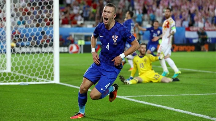 
    Ivan Perisic se bucură după ce a dat golul victoriei în meciul cu Spania  