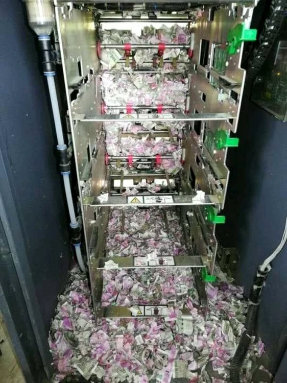 un sobolan a distrus mai multe bancnote dintr-un atm foto sport ro