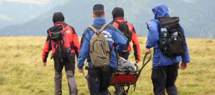 
    Salvamontiştii i-au găsit pe bărbaţi după câteva ore de căutări  