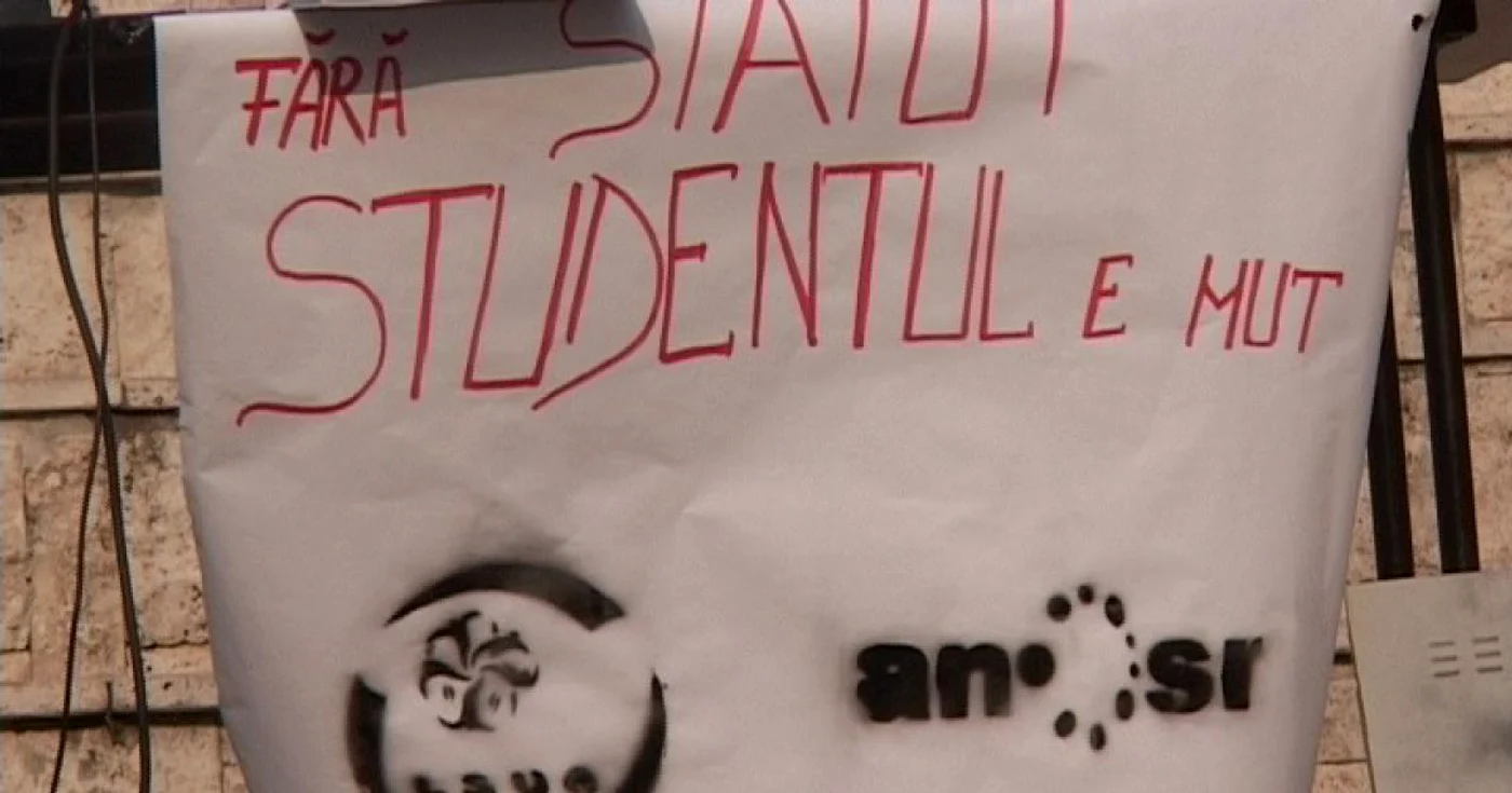 Studenţii au protestat în curtea Universităţii 