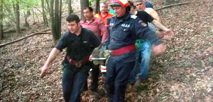 Bărbatul a fost salvat de pompieri. FOTO: ISU Hunedoara.