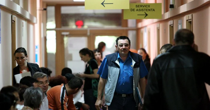 Mii de gălăţeni s-au înghesuit să-şi deschide firme