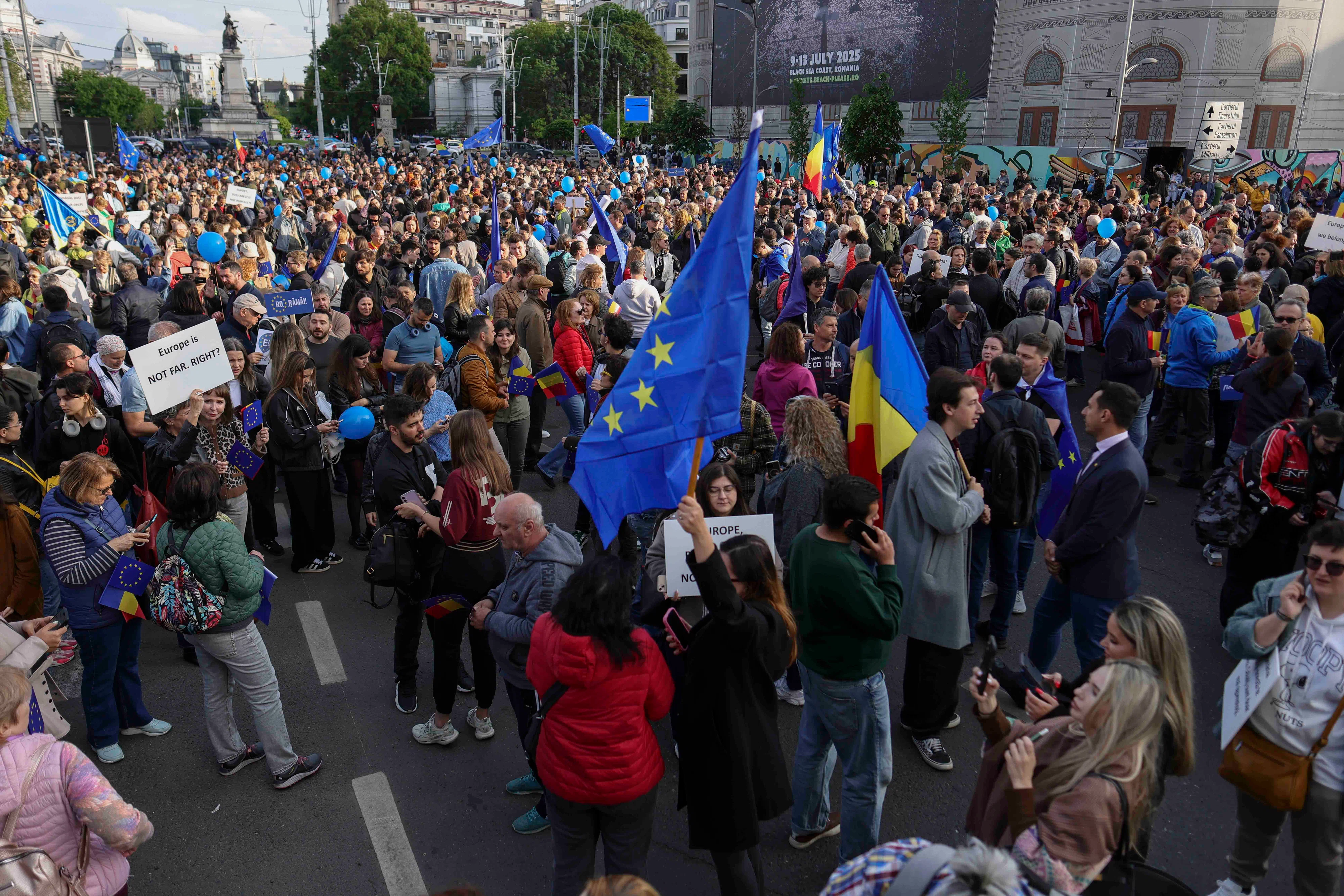 Marș pro-Europa, sâmbătă seară, în Capitală. Participanții sunt chemați să susțină „democrația și statul de drept”: „Avem datoria să ieşim în stradă”