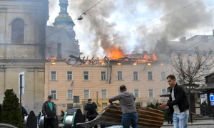 Rusia a atacat centrul istoric al Liovului FOTO EPA EFE jpg