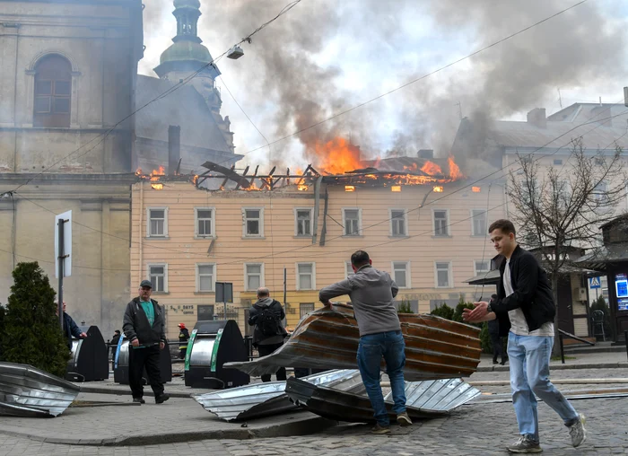 Rusia a atacat centrul istoric al Liovului FOTO EPA-EFE