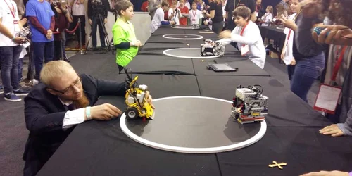 Elevi din Constanţa premiaţi la Robotex - festivalul roboţilor - Tallin Estonia Sursa Liceul Internaţional de Informatică din Constanţa
