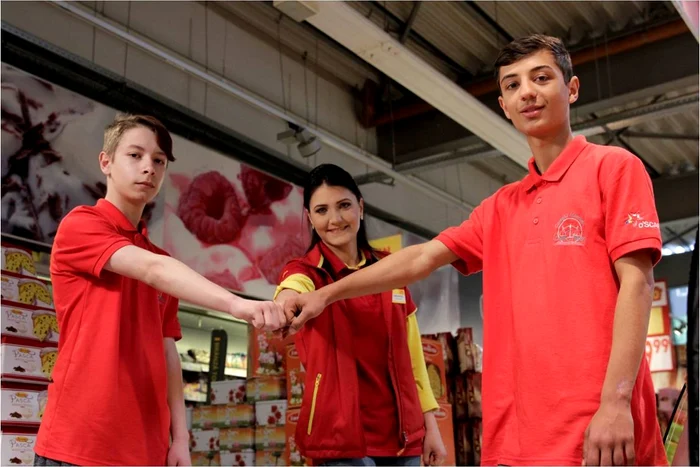 
    Colegiului Economic ”Costin C. Kirițescu”, în parteneriat cu Ambasada Austriei-Secția Comercială, are clase în învățământul profesional  cu domeniul de pregătire de bază Comerț, calificarea  Comerciant – VânzătorFOTO: Click!  