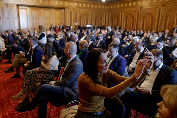 Încrederea cetățenilor în partidele politice. Foto: Arhivă