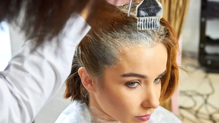 Culoarea de păr care întinerește și șterge aspectul obosit al feței.