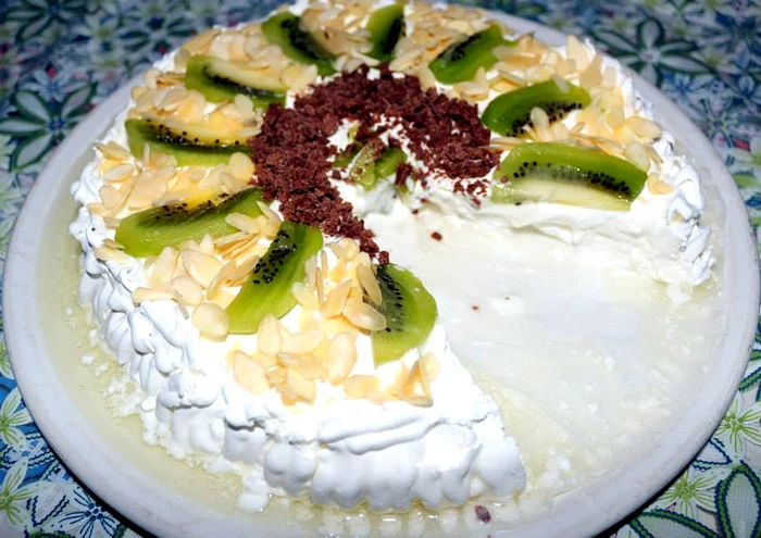 Pavlova cu kiwi