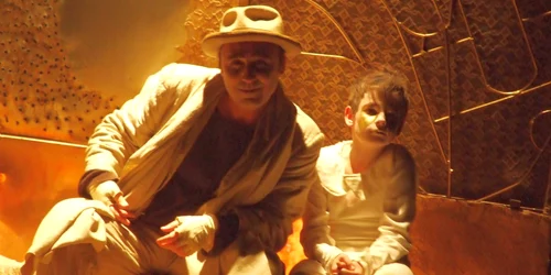 Piesa „Ocean Mare“ este o dramatizare a romanului omonim, de Alessandro Baricco, publicat în 1993 