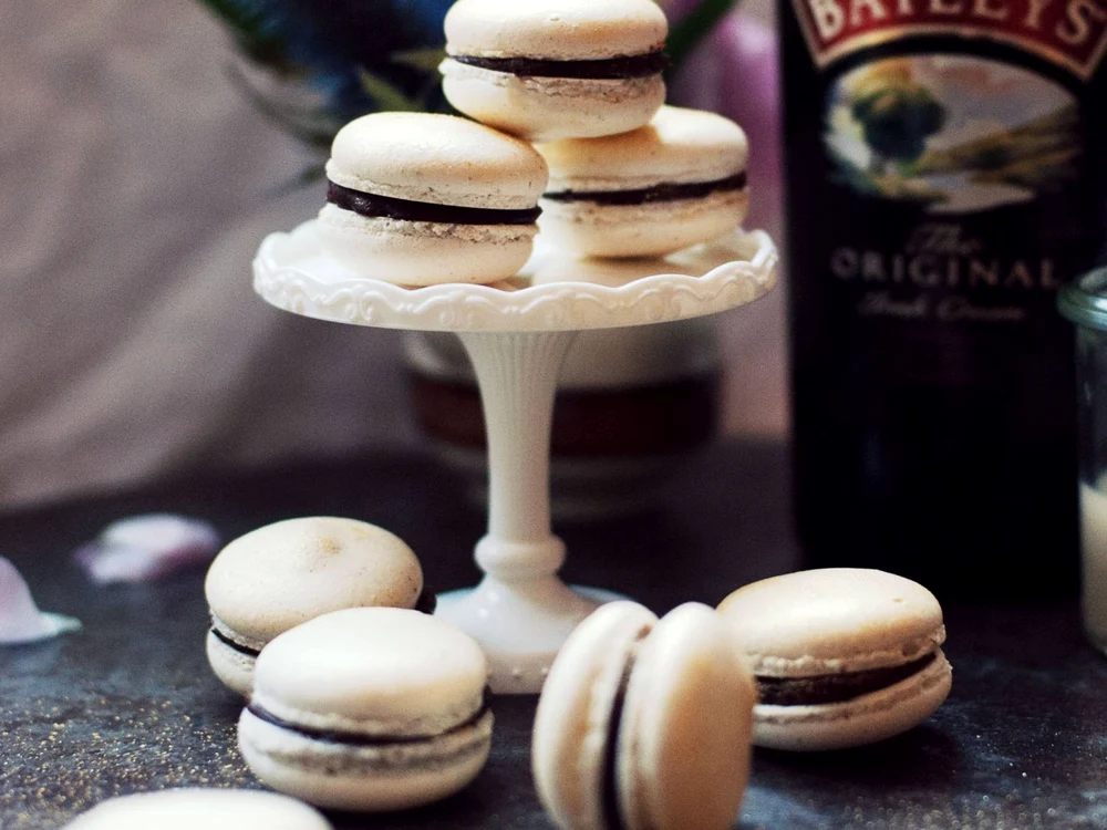 Macarons cu lichior de cafea jpeg