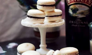Macarons cu lichior de cafea jpeg