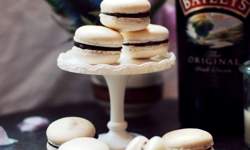 Macarons cu lichior de cafea jpeg
