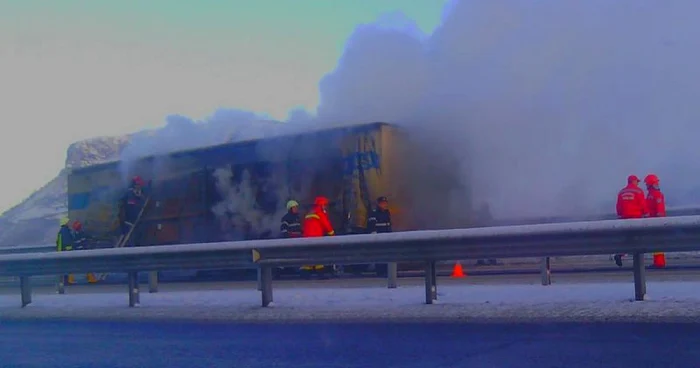 Incendiu pe autostradă. FOTO: ARHIVĂ.