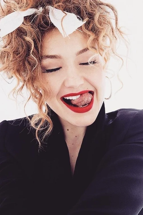 gigi hadid jpg jpeg