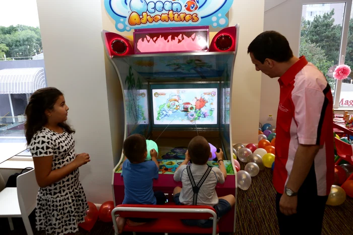 Oare e posibil să te plictiseşti vreo secundă cu atâtea jocuri în jurul tău?!