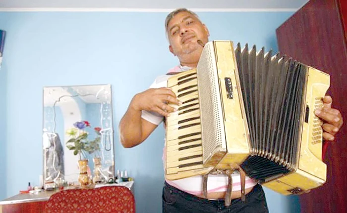 Mihai Militaru a fost la cursuri de expert local, dar acum e gunoier